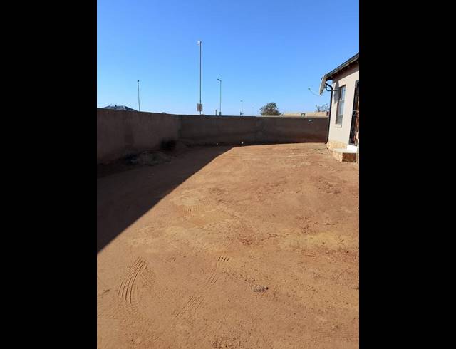 3 BEDROOM PROPERTY TO RENT IN CRYSTAL PARK